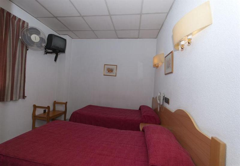 Hostal Goyma I San Fernando De Henares Exterior photo