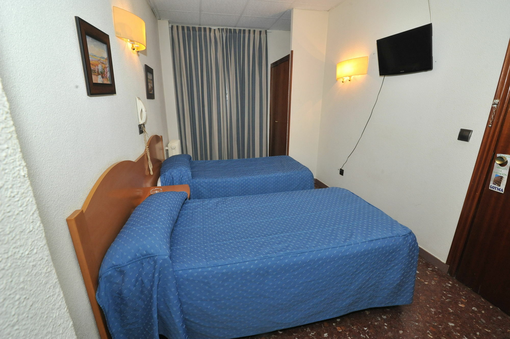 Hostal Goyma I San Fernando De Henares Exterior photo